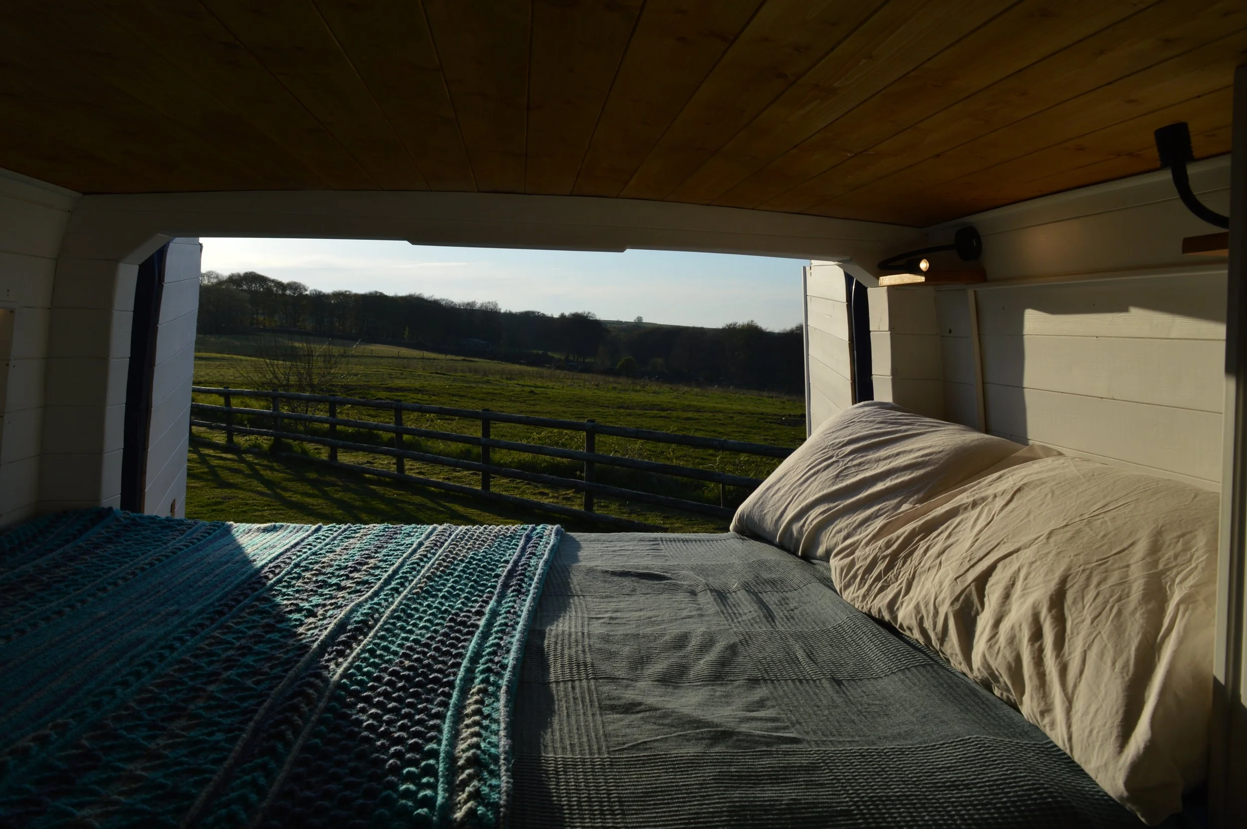 Luca. Country kitchen, Dining area for 2, Fixed double bed, Single childs bed. Photo 17 of 19.