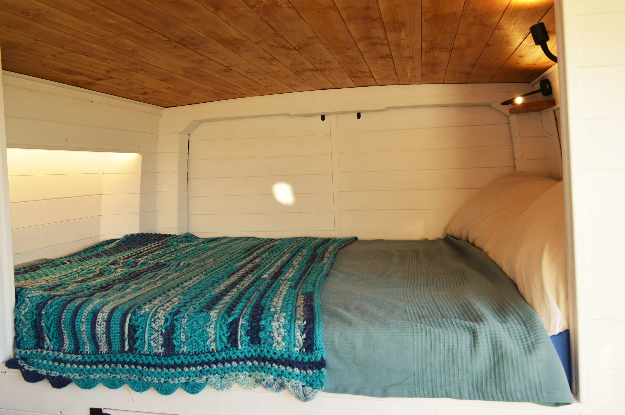Luca. Country kitchen, Dining area for 2, Fixed double bed, Single childs bed. Photo 7 of 19.