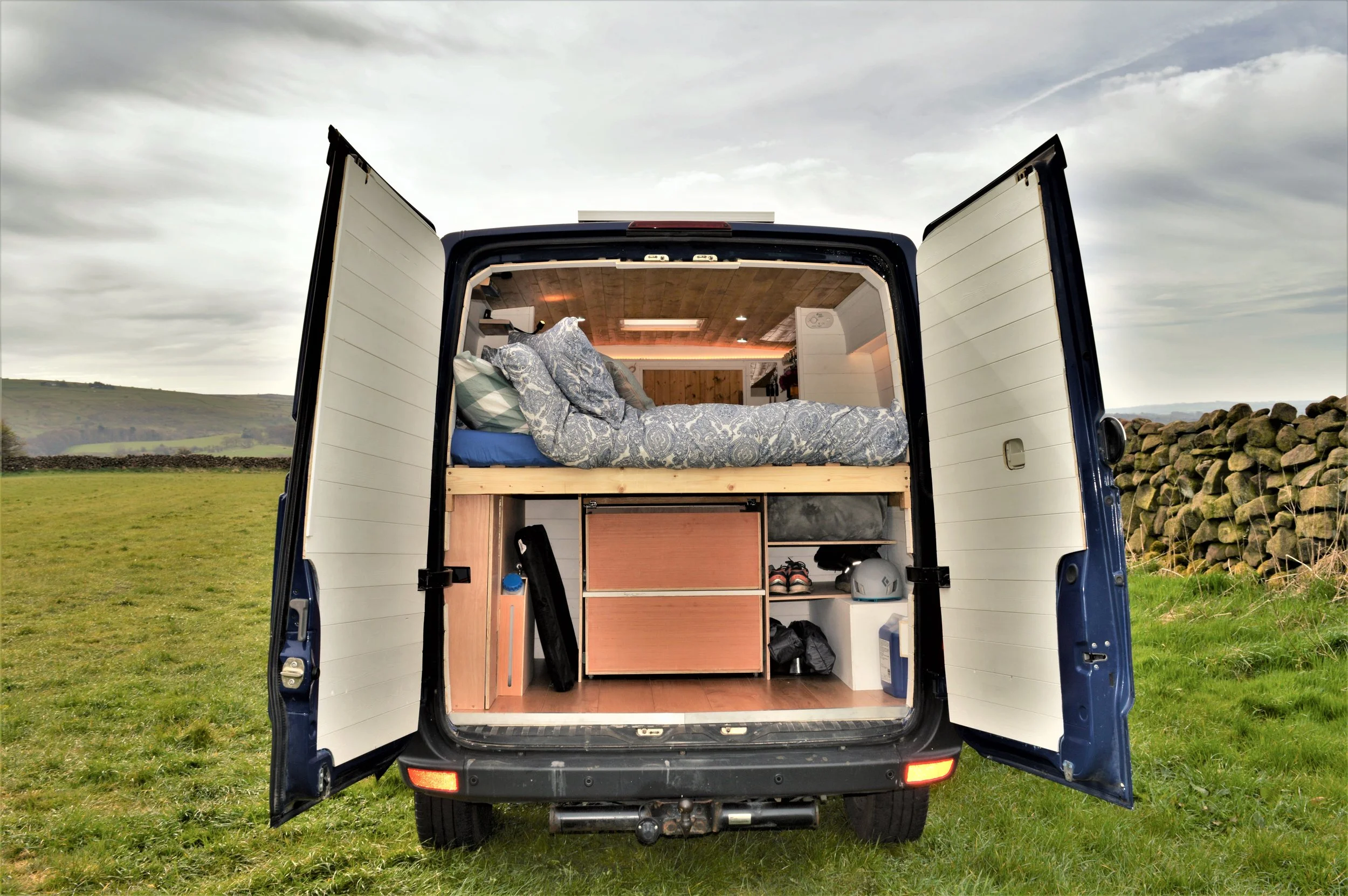 Luca. Country kitchen, Dining area for 2, Fixed double bed, Single childs bed. Photo 19 of 19.